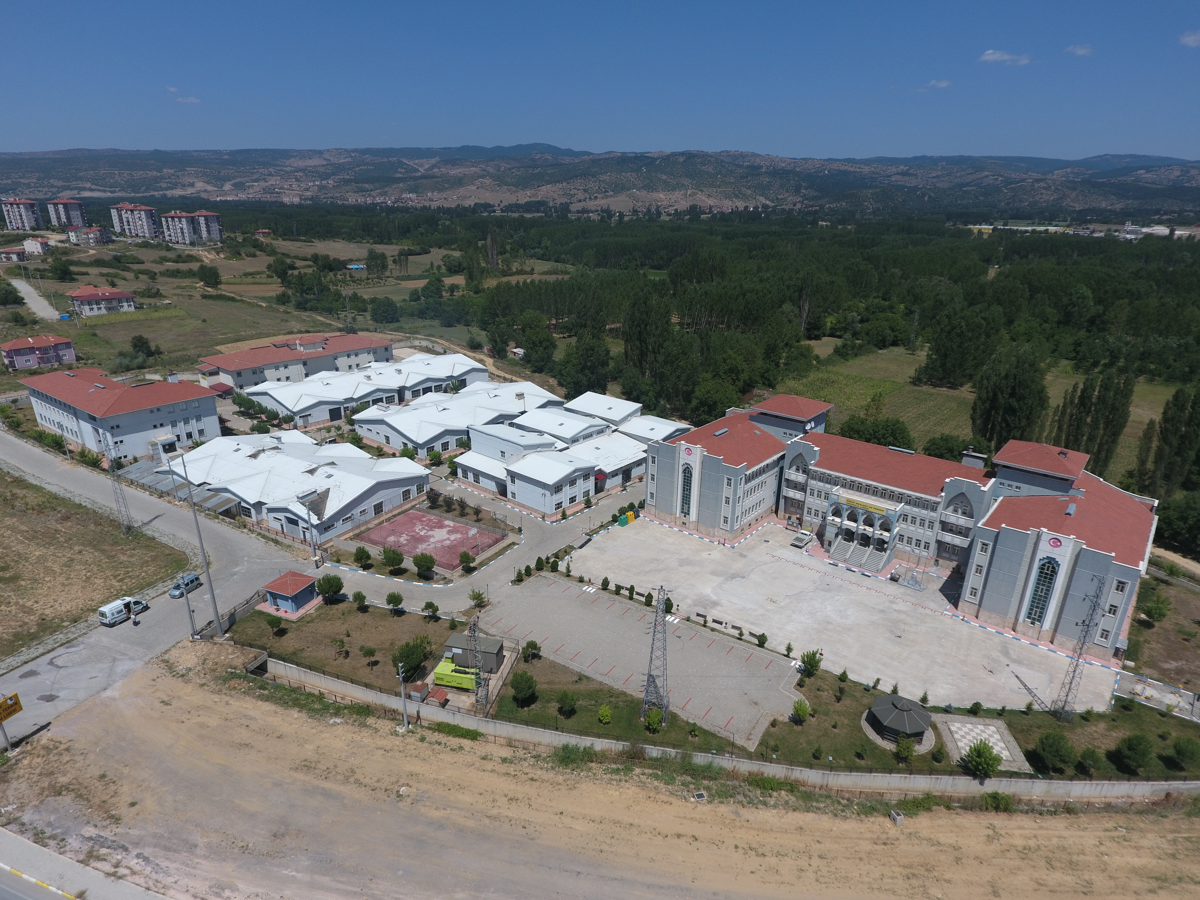 Şehit Emre Üçkan Mesleki ve Teknik A.L